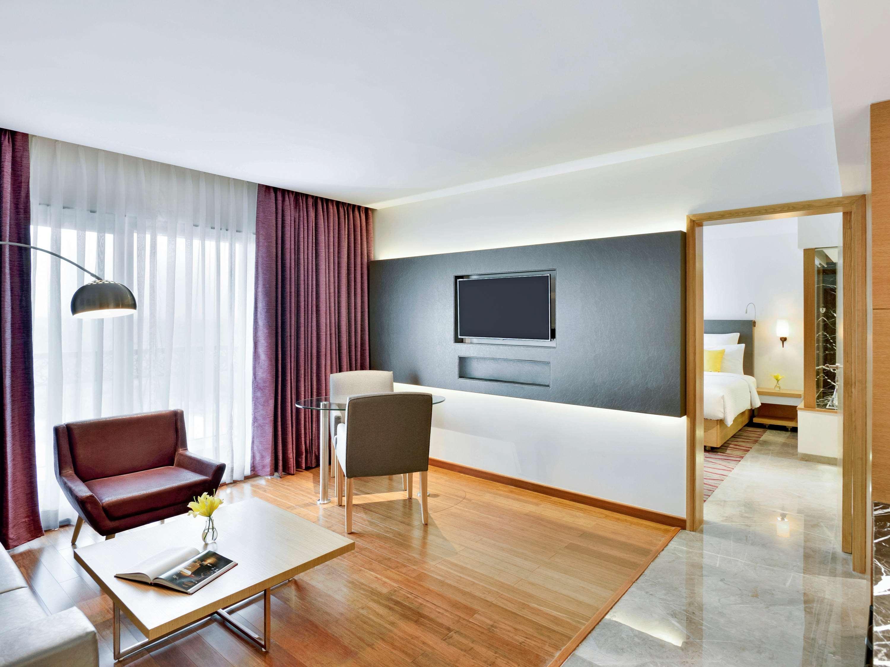 Novotel Imagicaa Кополи Екстериор снимка