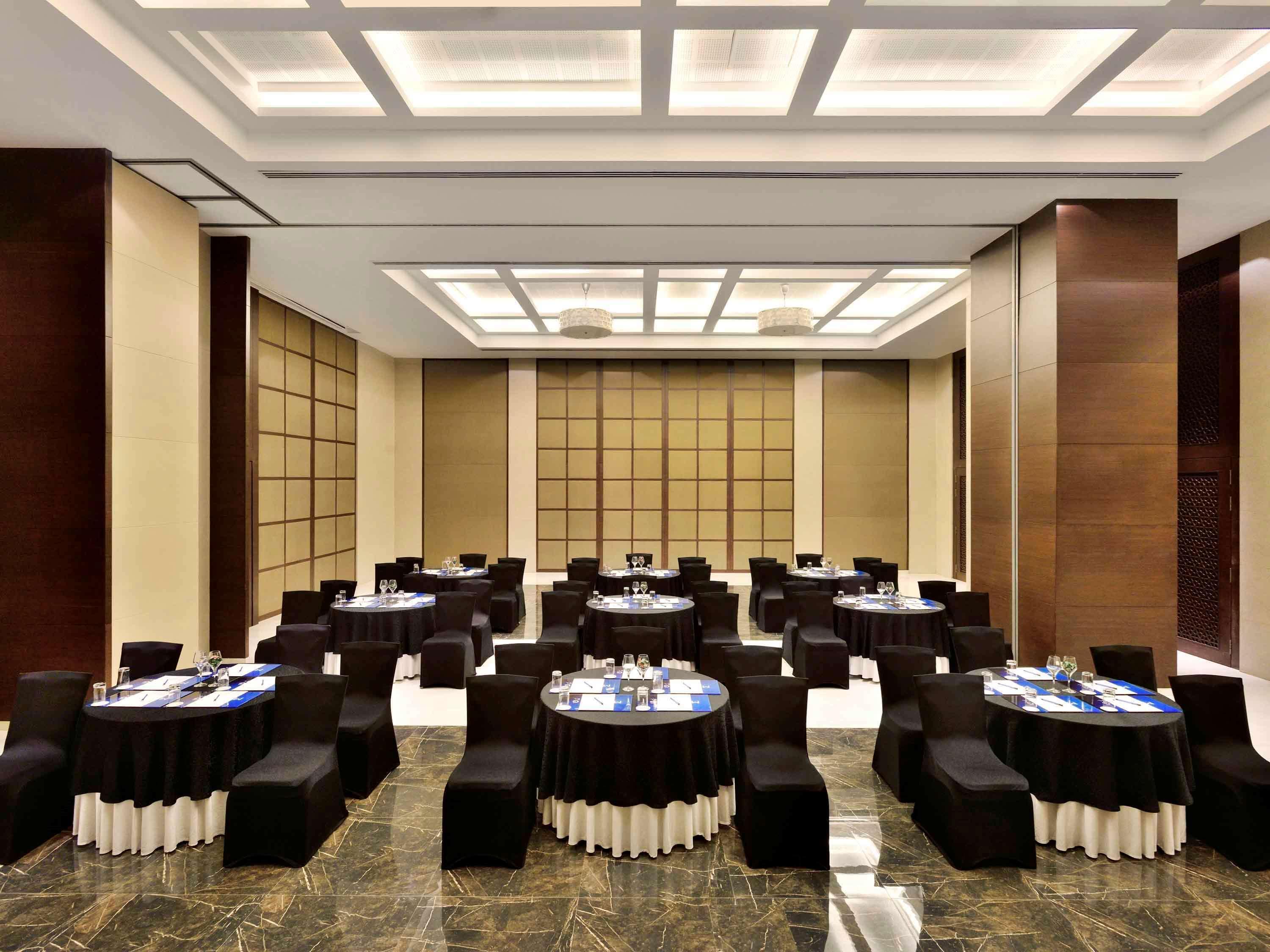 Novotel Imagicaa Кополи Екстериор снимка