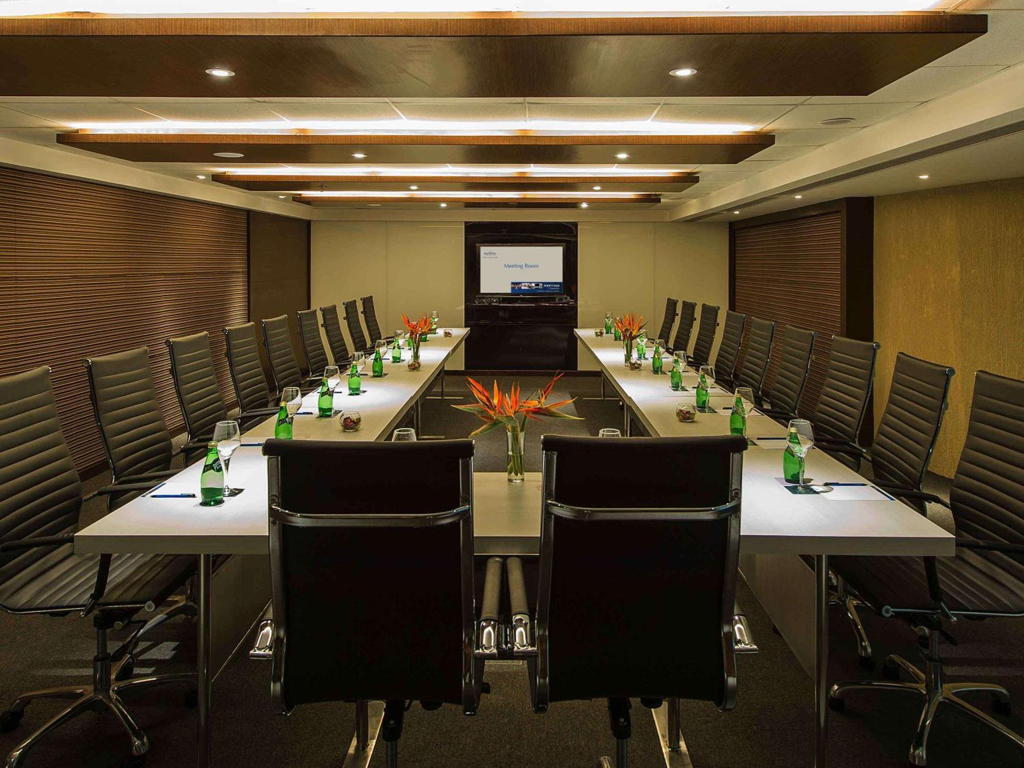Novotel Imagicaa Кополи Екстериор снимка