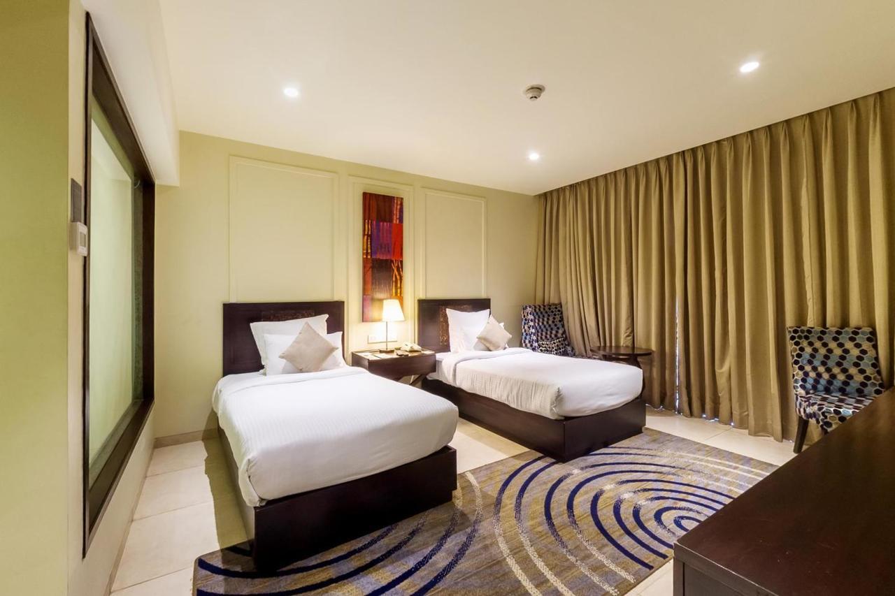 Novotel Imagicaa Кополи Екстериор снимка