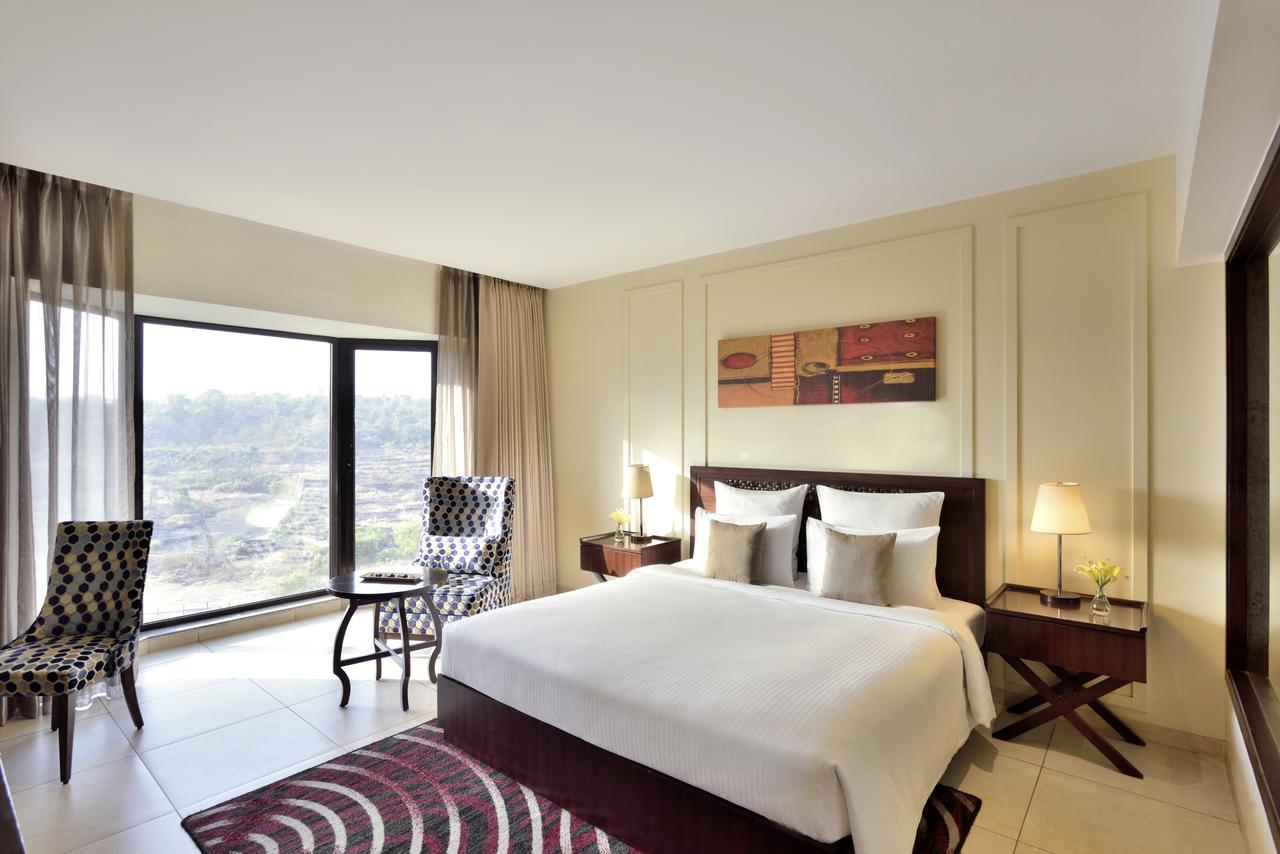 Novotel Imagicaa Кополи Екстериор снимка